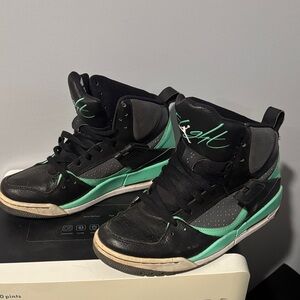 Nike Black and Green Women's Shoes